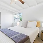 Relax And Play Pool, Hot Tub And Sleeps 16