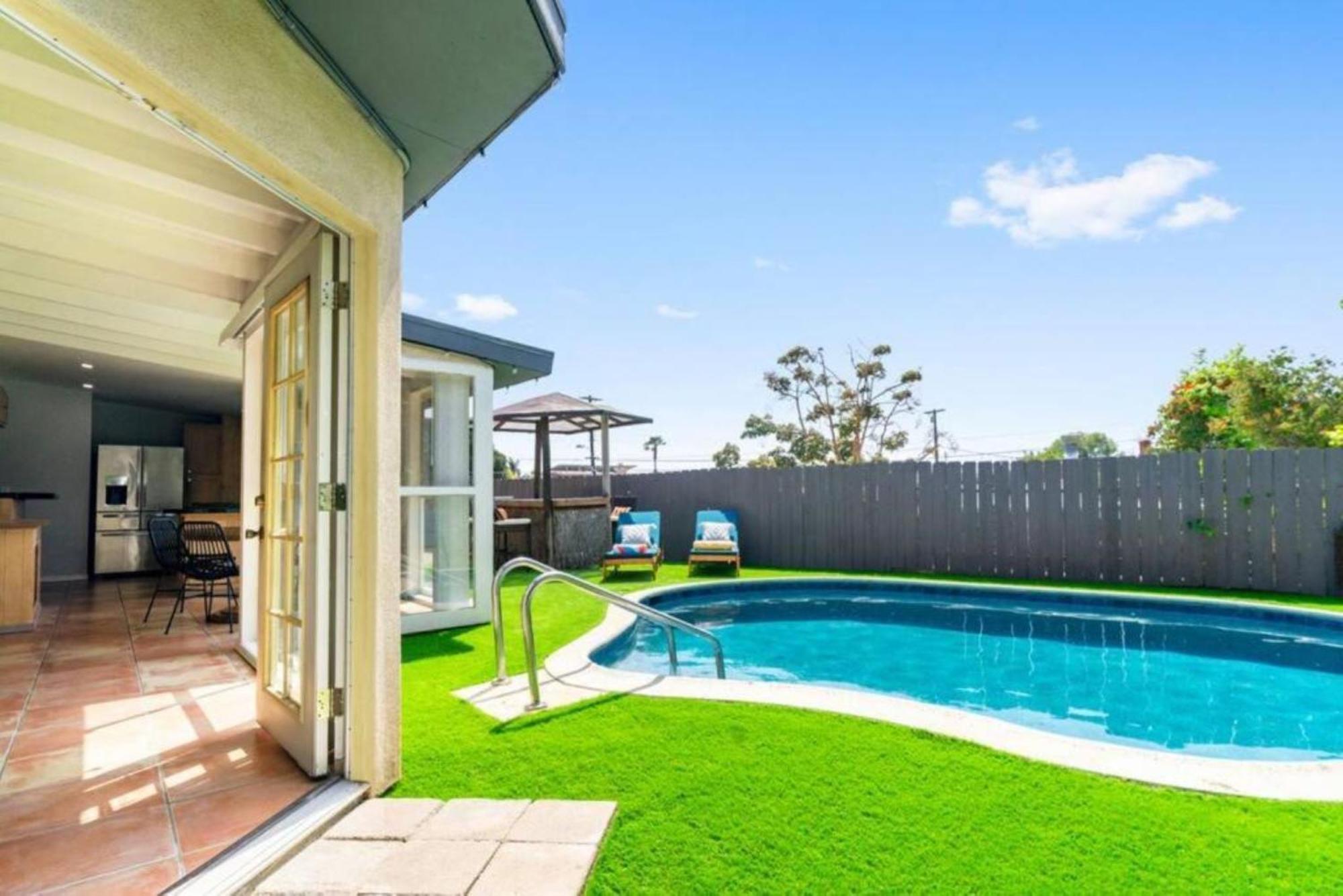 Relax And Play Pool, Hot Tub And Sleeps 16 Apartment San Diego