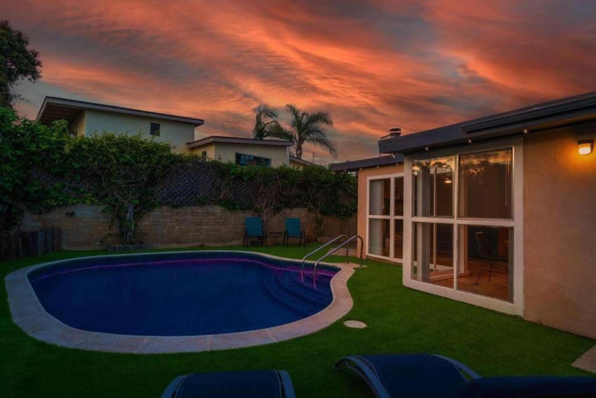 Relax And Play Pool, Hot Tub And Sleeps 16 San Diego
