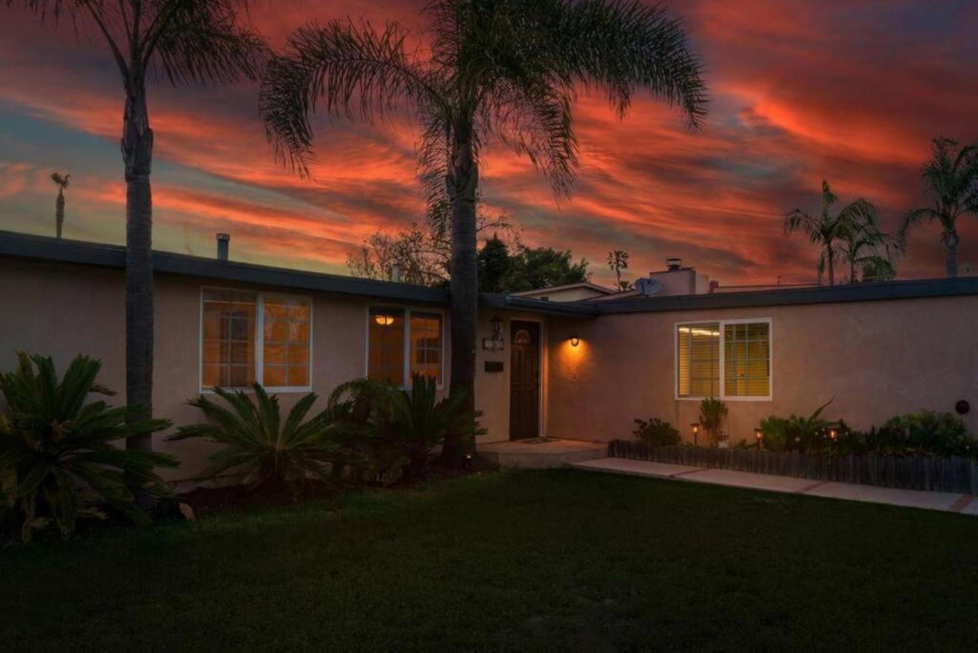 Relax And Play Pool, Hot Tub And Sleeps 16 Apartment San Diego