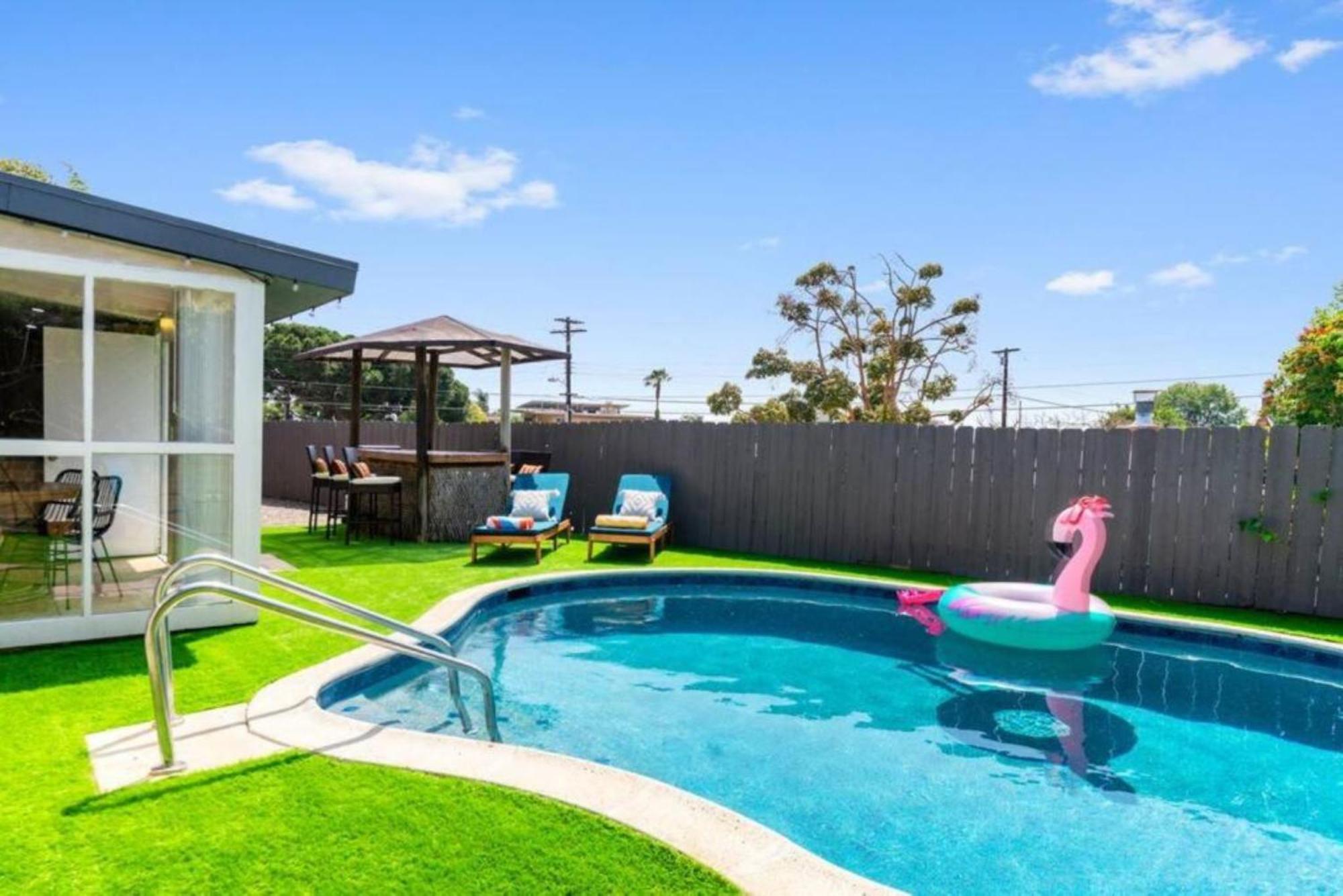Relax And Play Pool, Hot Tub And Sleeps 16 Apartment San Diego